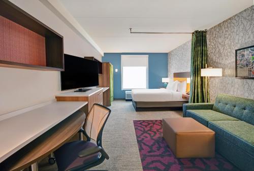 1 queen bed, 1 sofa bed