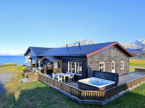 6 person holiday home in Hamnvik