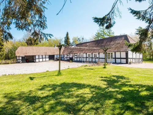 7 person holiday home in Grenaa
