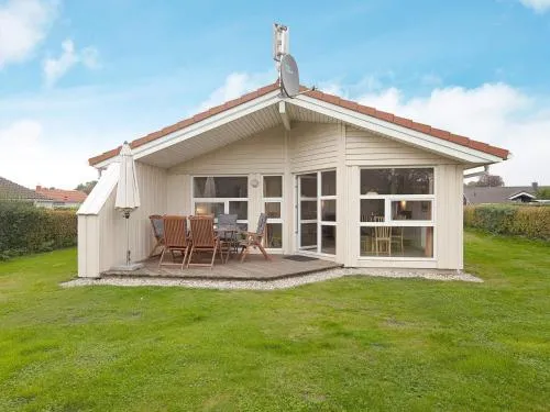 6 person holiday home in GROEMITZ in Grömitz, Deutschland