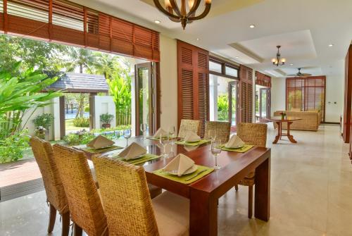 Three-Bedroom Villa with Pool View image 8
