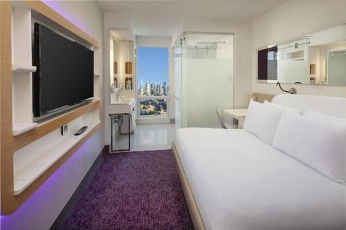 1 queen bed