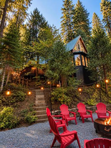 Vista exterior, Yosemite Gatehouse Modern Luxe Family Cabin 2mi to South Gate in Fish Camp (CA)