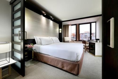 1 queen bed
