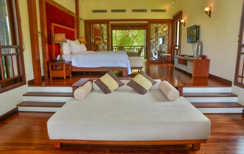 Four-Bedroom Villa with Ocean View  image 8