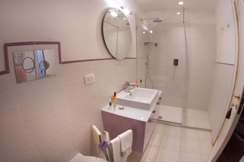 Superior Double Room image 7