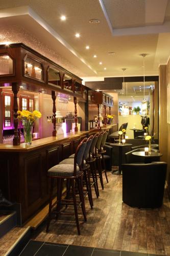 Hotel Eleganz - image 2