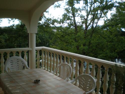 ระเบียง/ชานเรือน, Apartments Viktorija in โอมิซาลจ์