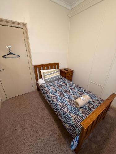 1 twin bed