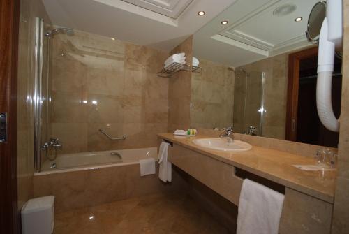 Single Room image 10