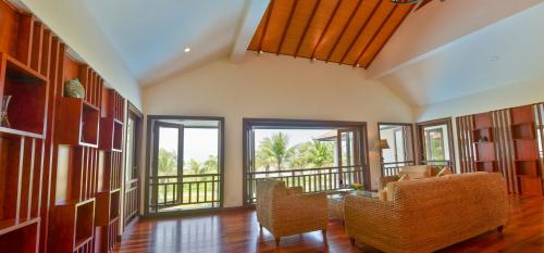 Four-Bedroom Villa with Ocean View  image 4