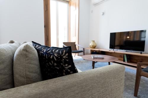 Flora Chiado Apartments - image 11