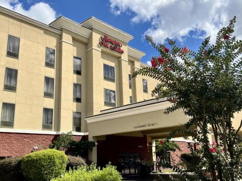 Hampton Inn & Suites McComb