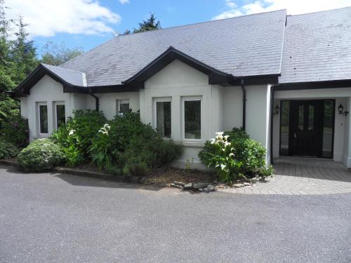 Bejárat, Ethan House in Egyéb