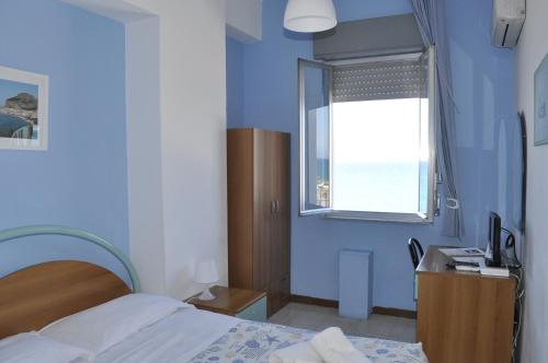 Special Offer - Double or Twin Room with Sea View