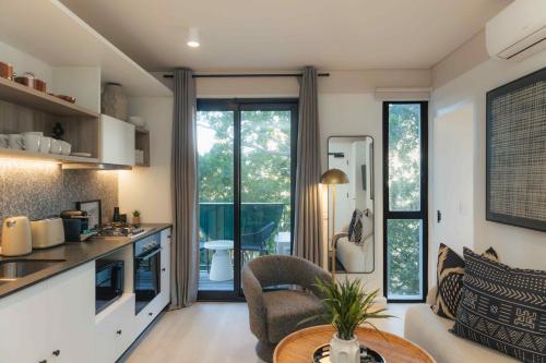 TEN on V - Fluent Serviced Apartments in Кейптаун