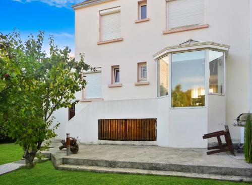 Maison accueillante à Lanester - Confort et espace pour 6 pers. gîte à louer Le Cosquer