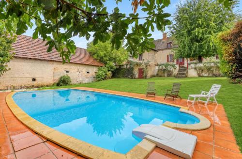 Villa confortable avec piscine privée à Lucenay-lès-Aix gîte à louer L'Alibrou