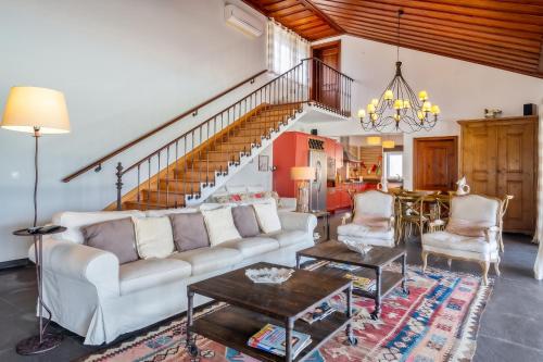Peaceful Escape in Mora: Villa with Private Pool gîte à louer Monte da Chaminé