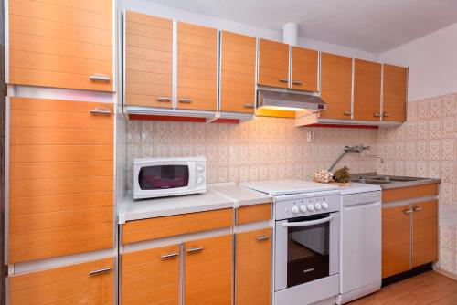  Apartment Tonko in Stari Grad