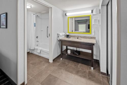 2 bedrooms, 2 beds
