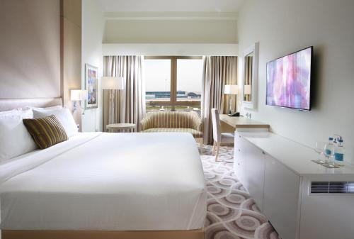 Metropolitan Hotel Dubai - image 7