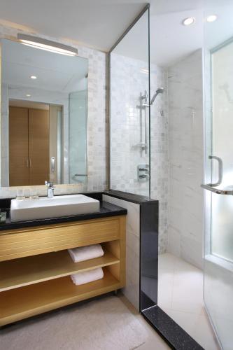 Metropolitan Hotel Dubai - main image