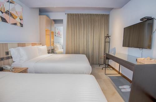 room detail thumbnail 1