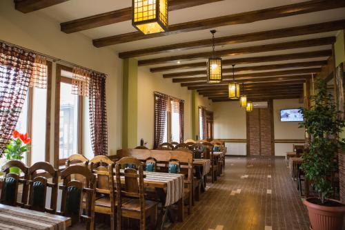 Restoran, Hotel & Restaurant Complex HAP-OK in Bartatov