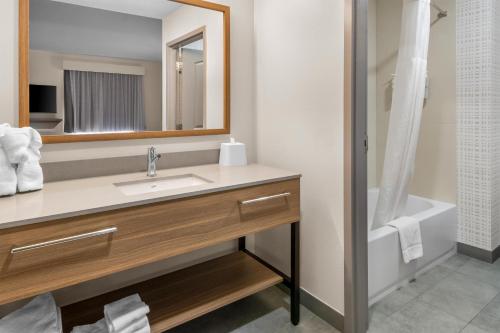 2 bedrooms, 3 beds