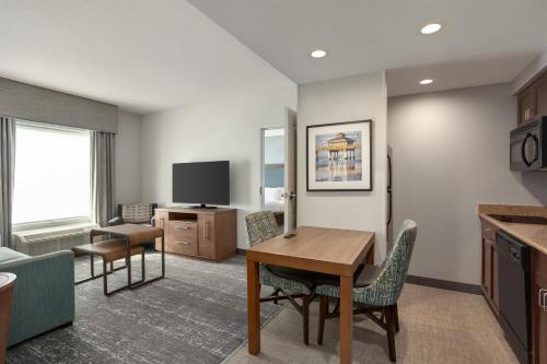 2 bedrooms, 4 beds