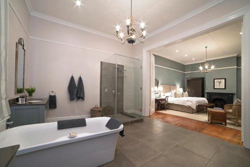 Bruser, The Milner in Grahamstown