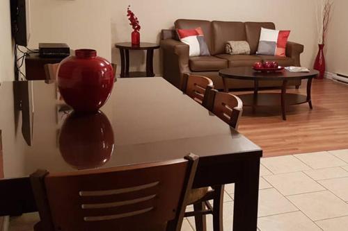 1-Bedroom Apartment Sweet #7 by Amazing Property Rentals