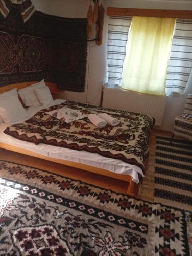 1 king bed, 1 twin bed