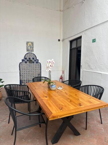 Cama y Café Hostal