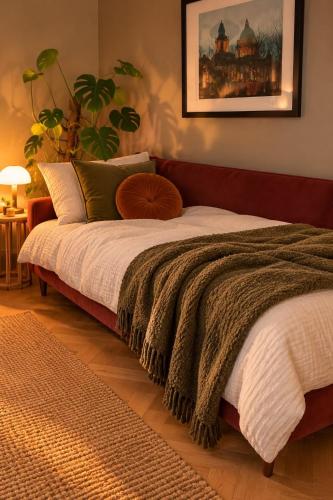 Modern Studio Apartment with Kitchenette near Belfast 3