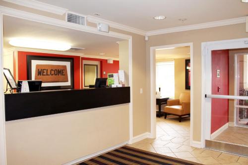 Lobby, Extended Stay America Suites - Chicago - Schaumburg - Convention Center in Schaumburg
