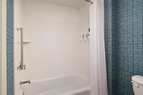 2 bedrooms, 4 beds