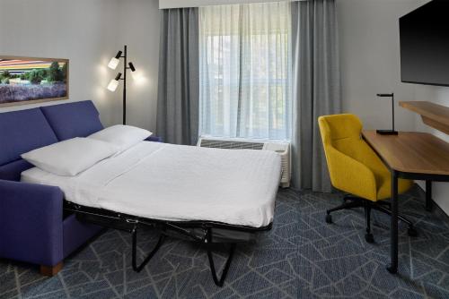 1 king bed, 1 sofa bed