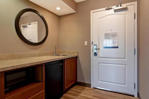 บริการและสิ่งอำนวยความสะดวก, Hampton Inn & Suites Rohnert Park - Sonoma County in โรเนิร์ตพาร์ค (CA)