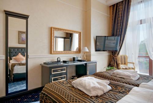 1 queen bed