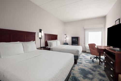 2 queen beds