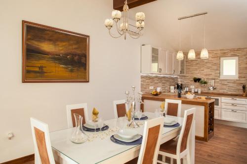 Létesítmények, Villa Berina in Veliko Brdo