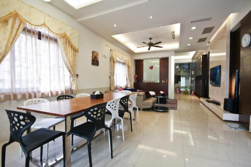 VV-House