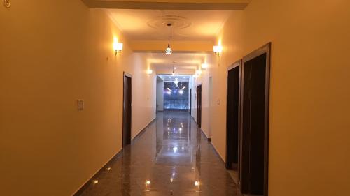 Sapphire Inn & Suites