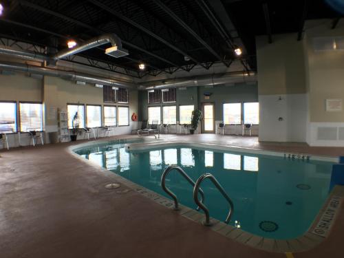 สระว่ายน้ำ, Super 8 By Wyndham Kapuskasing in คาปุสเคซิง (ON)