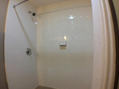 Super 8 by Wyndham Kapuskasing Room Type - Queen Suite - Non-Smoking
