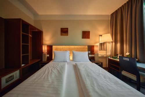 2 twin beds