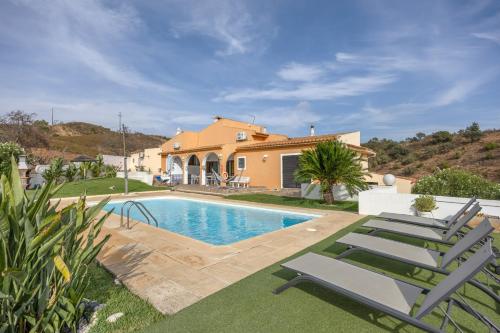 Vila Portimão T5 com Piscina gîte à louer Barranco do Vale de Boi