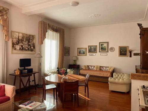 Elegant Apartment Rome Colosseum